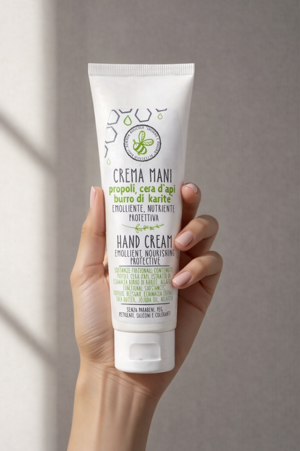 Crema mani emolliente con propoli, cera d’api e burro di karite' - tubetto da 100 ml