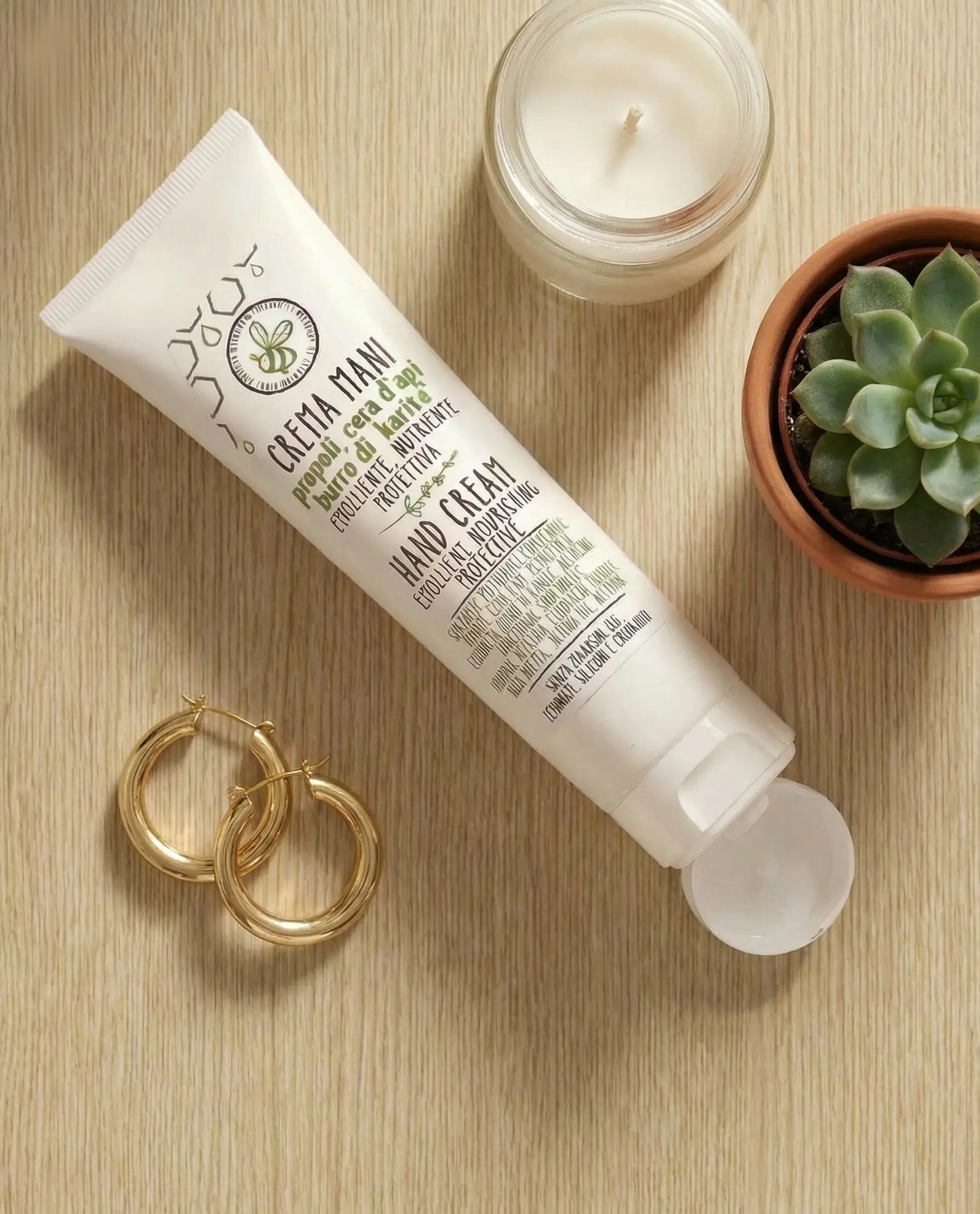 Crema mani emolliente con propoli, cera d’api e burro di karite' - tubetto da 100 ml